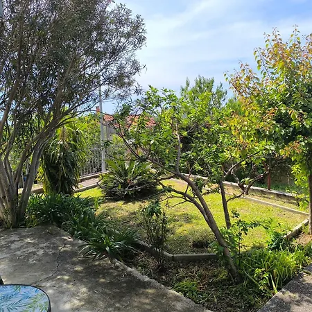 Cozy Near Split & Invites Будинок відпочинку *
