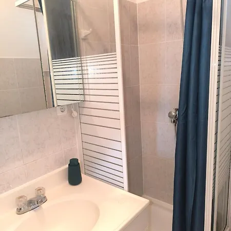 Cozy Near Split & Invites Будинок відпочинку Zminjevaca