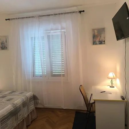Cozy Near Split & Invites Будинок відпочинку Zminjevaca