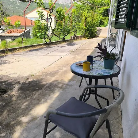 Будинок відпочинку Cozy Near Split & Invites *