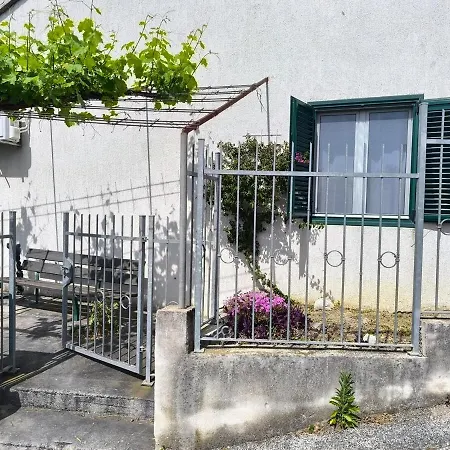 Cozy Near Split & Invites Zminjevaca