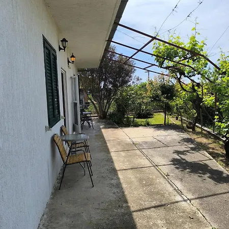 Cozy Near Split&beach Invites *