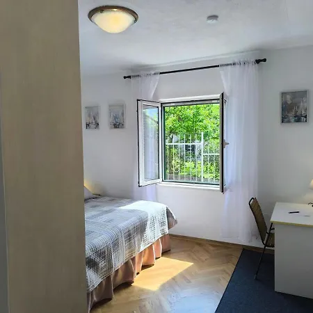 Prázdninový dům Cozy Near Split & Invites Zminjevaca