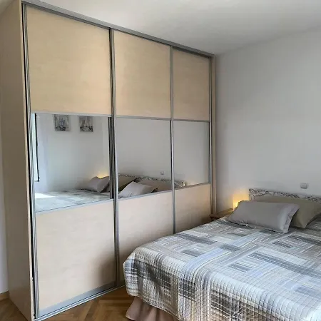 Будинок відпочинку Cozy Near Split & Invites