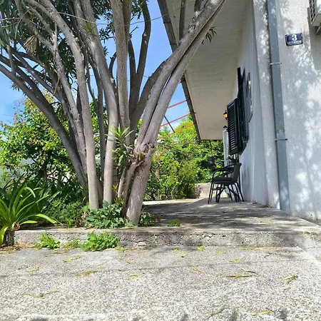 Cozy Near Split&beach Invites Dom wakacyjny